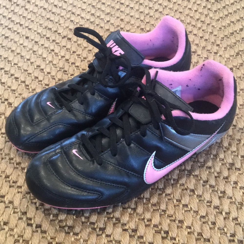 Black Nike girls cleats